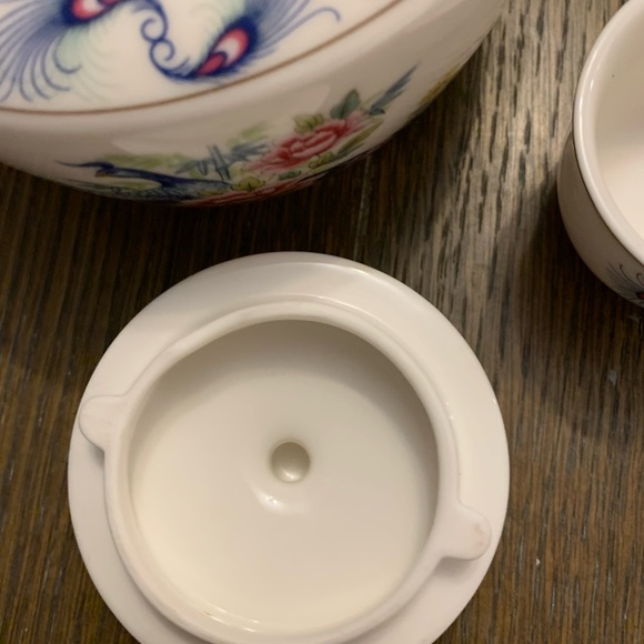 Vintage Snow Bone China Teapot with 6 cups - Picture 10 of 14